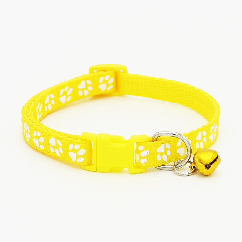 The pet cat wears a bell collar - Pets Crazy Shops